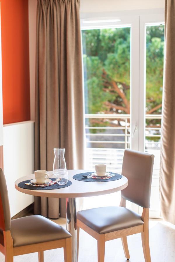 Zenao Frejus Aparthotel Exterior photo