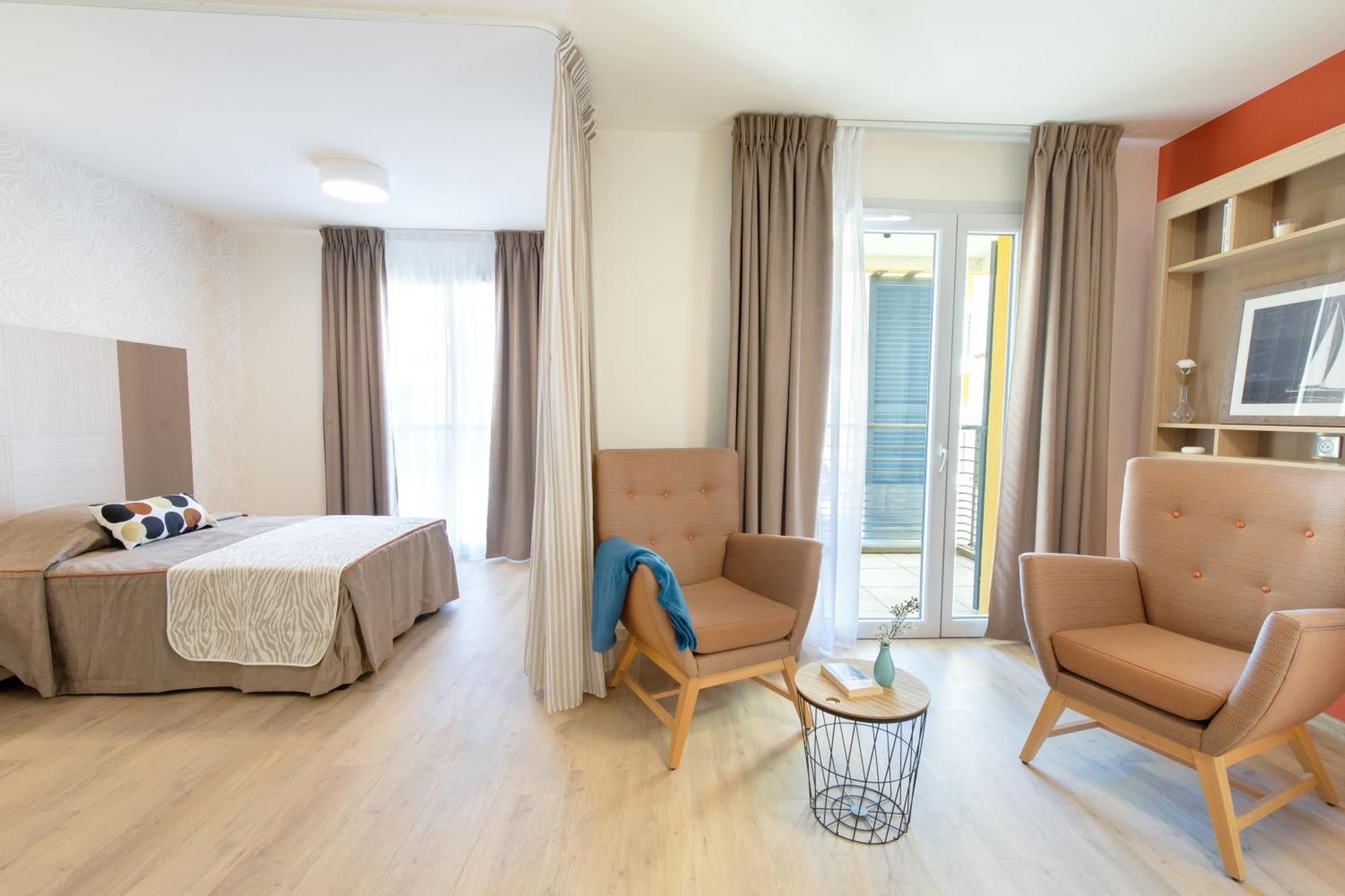 Zenao Frejus Aparthotel Exterior photo