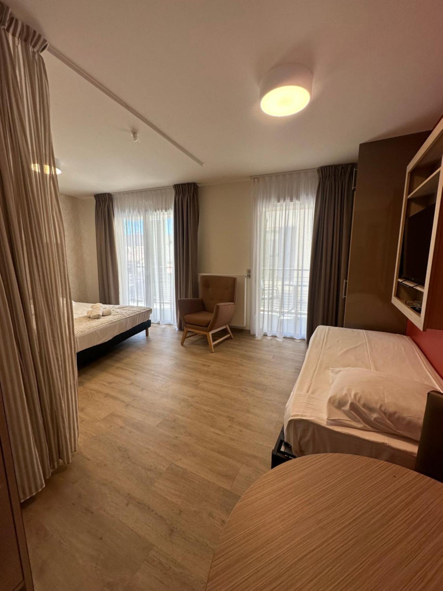 Zenao Frejus Aparthotel Exterior photo